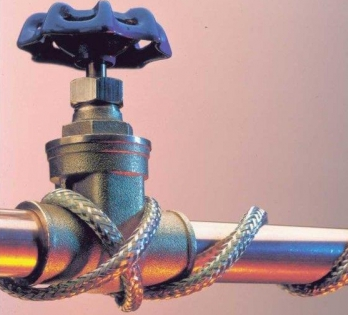 Утепление водопровода кабелем и теплоизолирующими материалам
